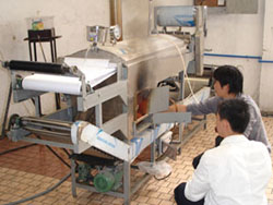 點(diǎn)火對機(jī)器進(jìn)行加熱.jpg 點(diǎn)火對機(jī)器進(jìn)行加熱.jpg